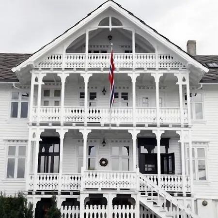 Hotell Turisthotell 2*